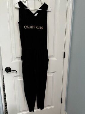 Calvin Klein Women's Sleeveless V-Neck Jumpsuit (One-Piece Pants Suit)